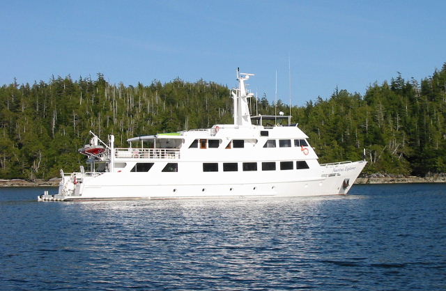 Nautilus-at-anchor.JPG